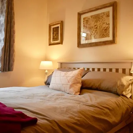 Lägenhet Cosy And Comfortable Apt Great Location & Parking *