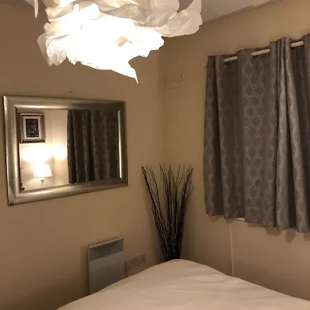 Lägenhet Cosy And Comfortable Apt Great Location & Parking
