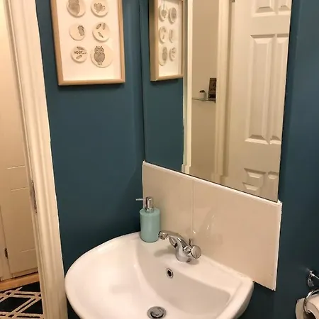 Apartment Cosy And Comfortable Apt Great Location & Parking *
